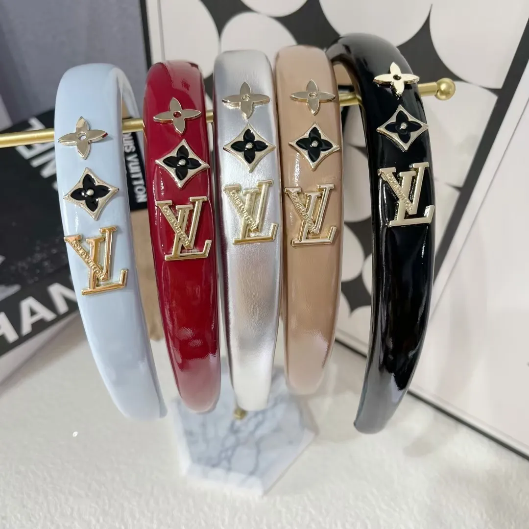 Retro metal letter high-end headband for women's sponge, new leather hair clip, French style headband hair accessory
