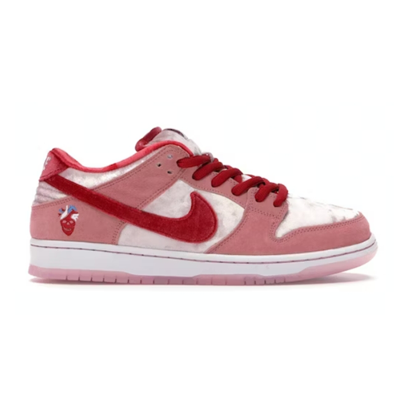 Nike SB Dunk Low StrangeLove Skateboards Mens