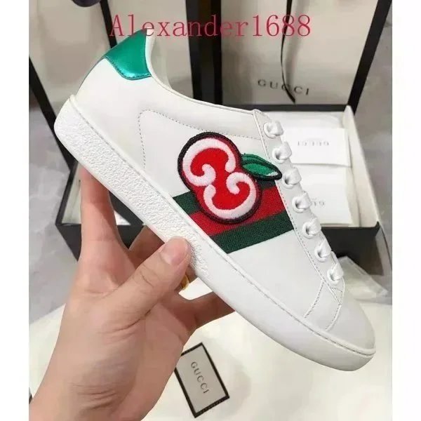 Gucci Ace GG Apple (Women's)