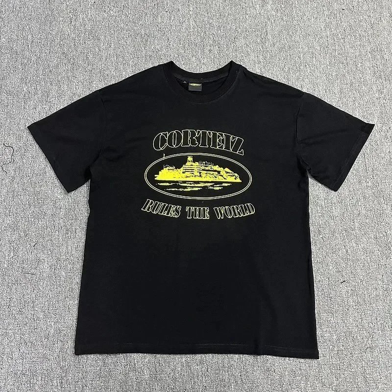 Corteiz Men's Black and Yellow T-shirt