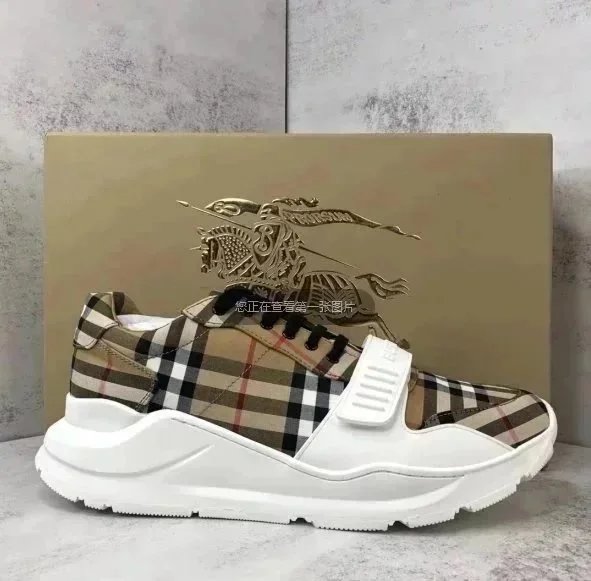 B时尚运动鞋