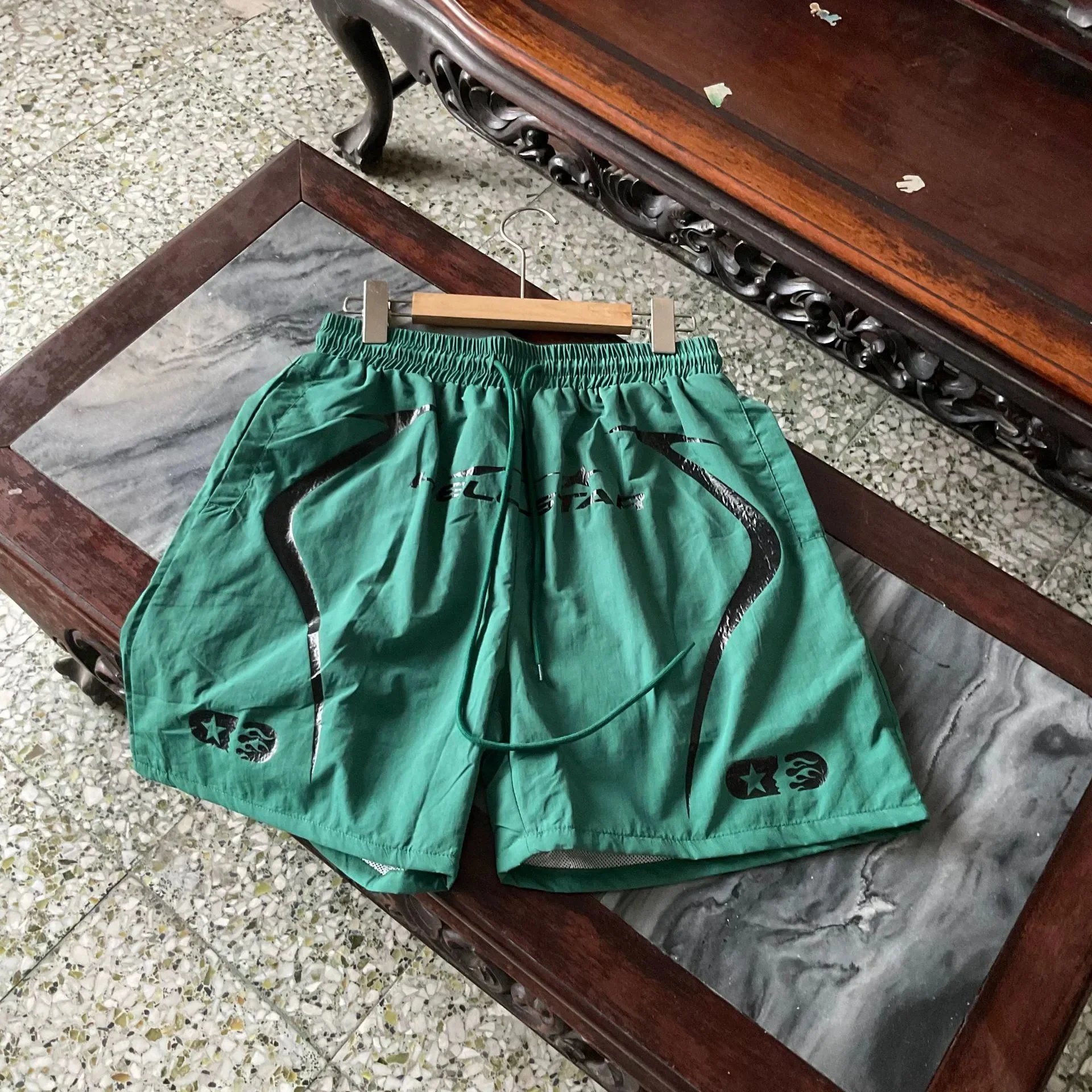 绿色