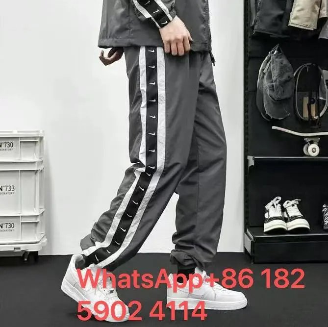 灰色裤子