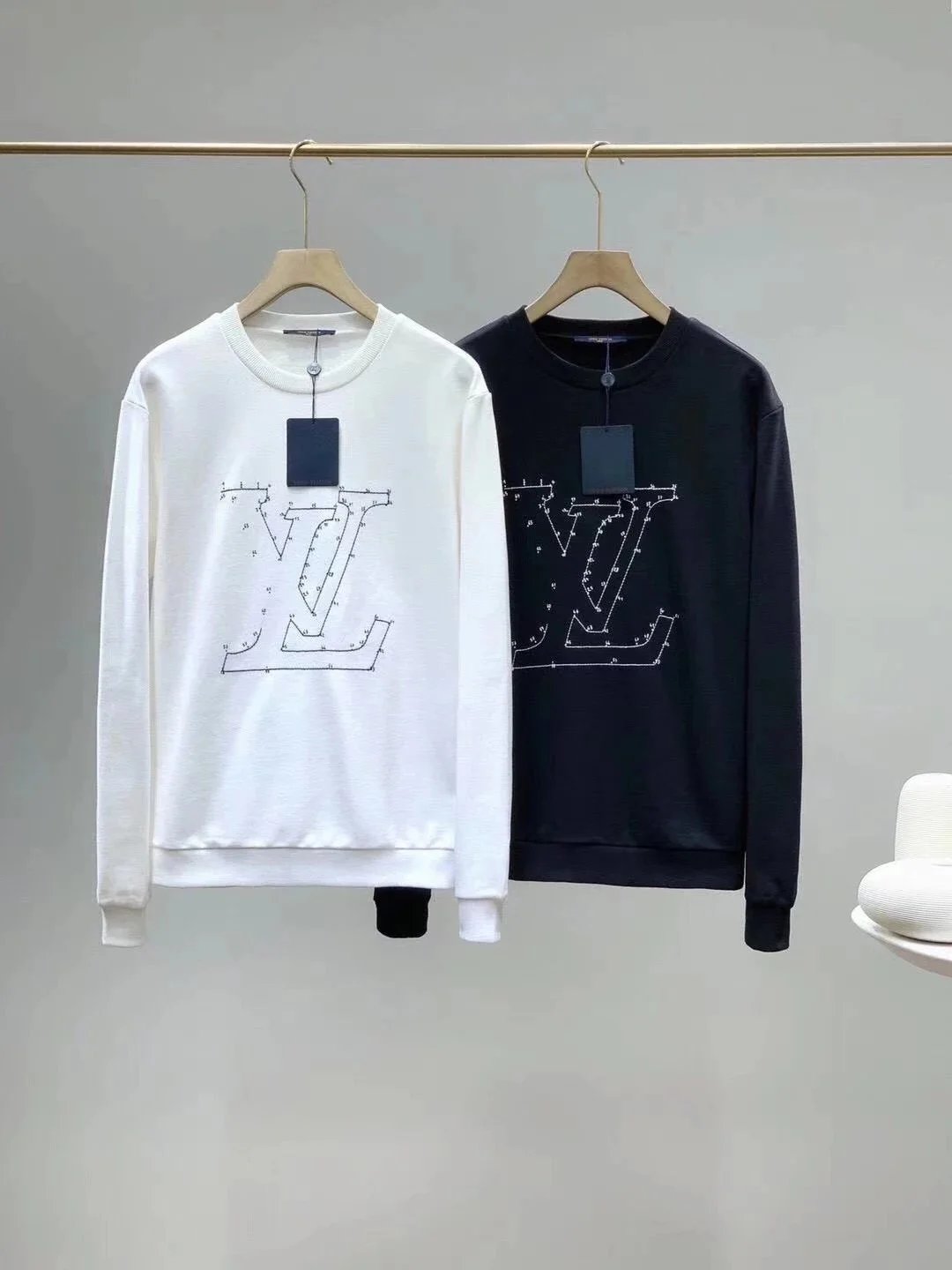 10（左）