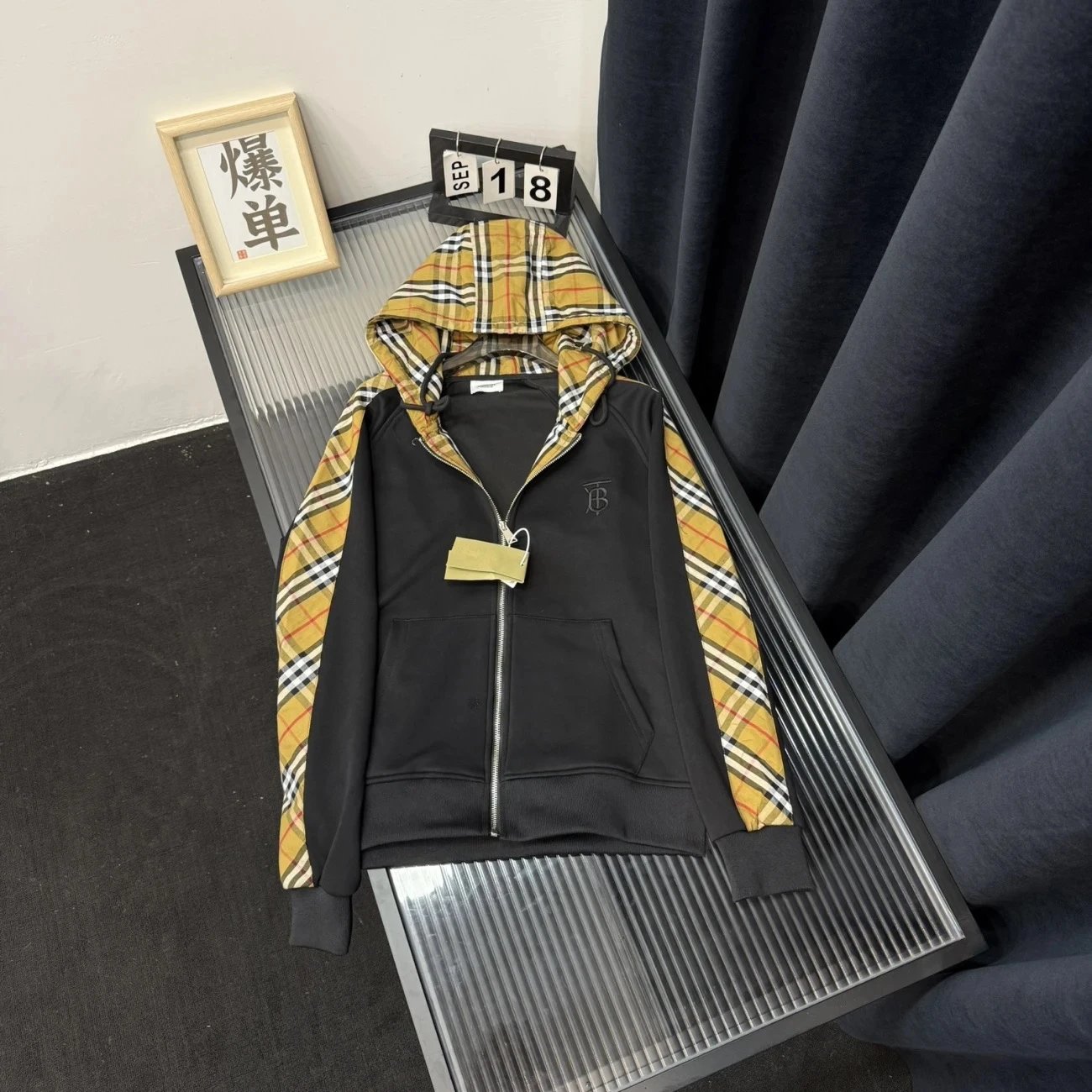 连帽衫4
