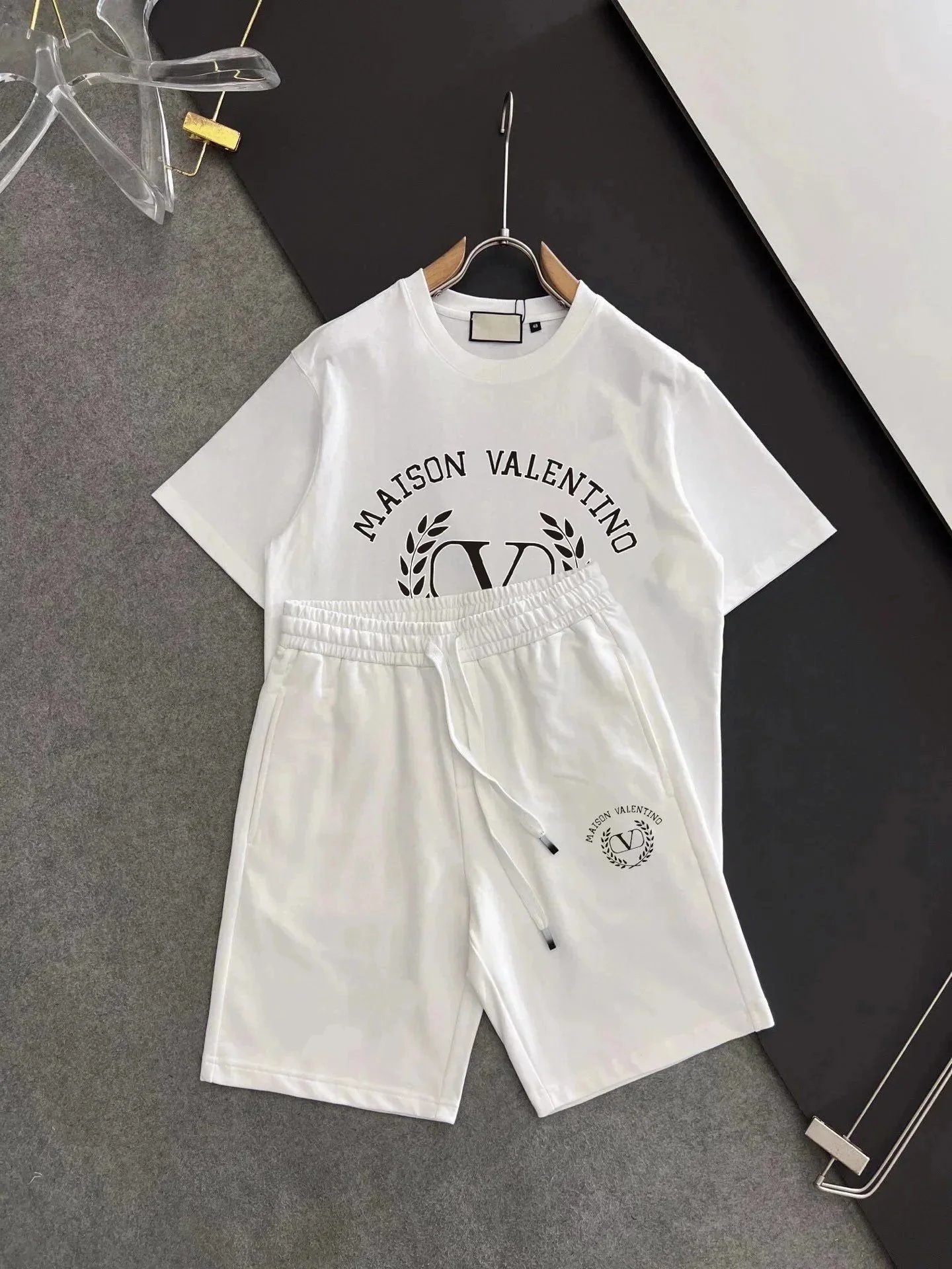 06白色