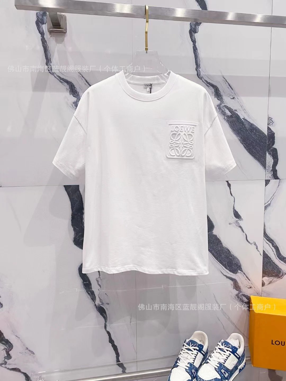 C12白色