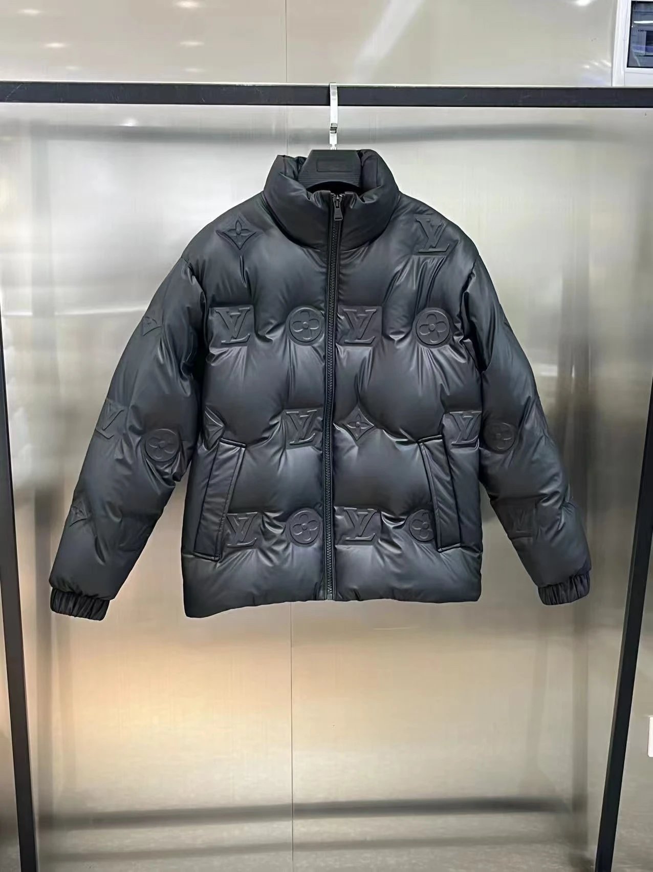 LV 高品质羽绒服（白鸭绒含量90%）