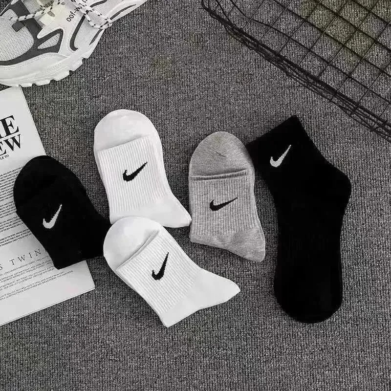 5 pairs【3white+2black】